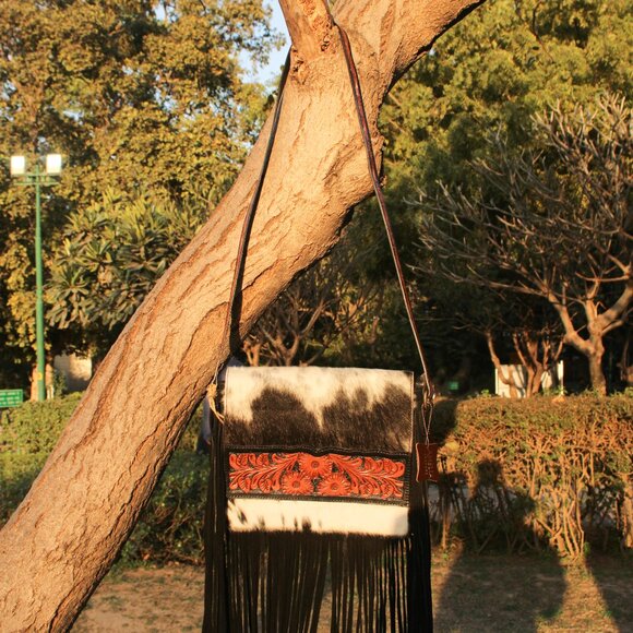 Cowhide Leather Women Shoulder Hand Tooled Bag with Fringes - Picture 2 of 10